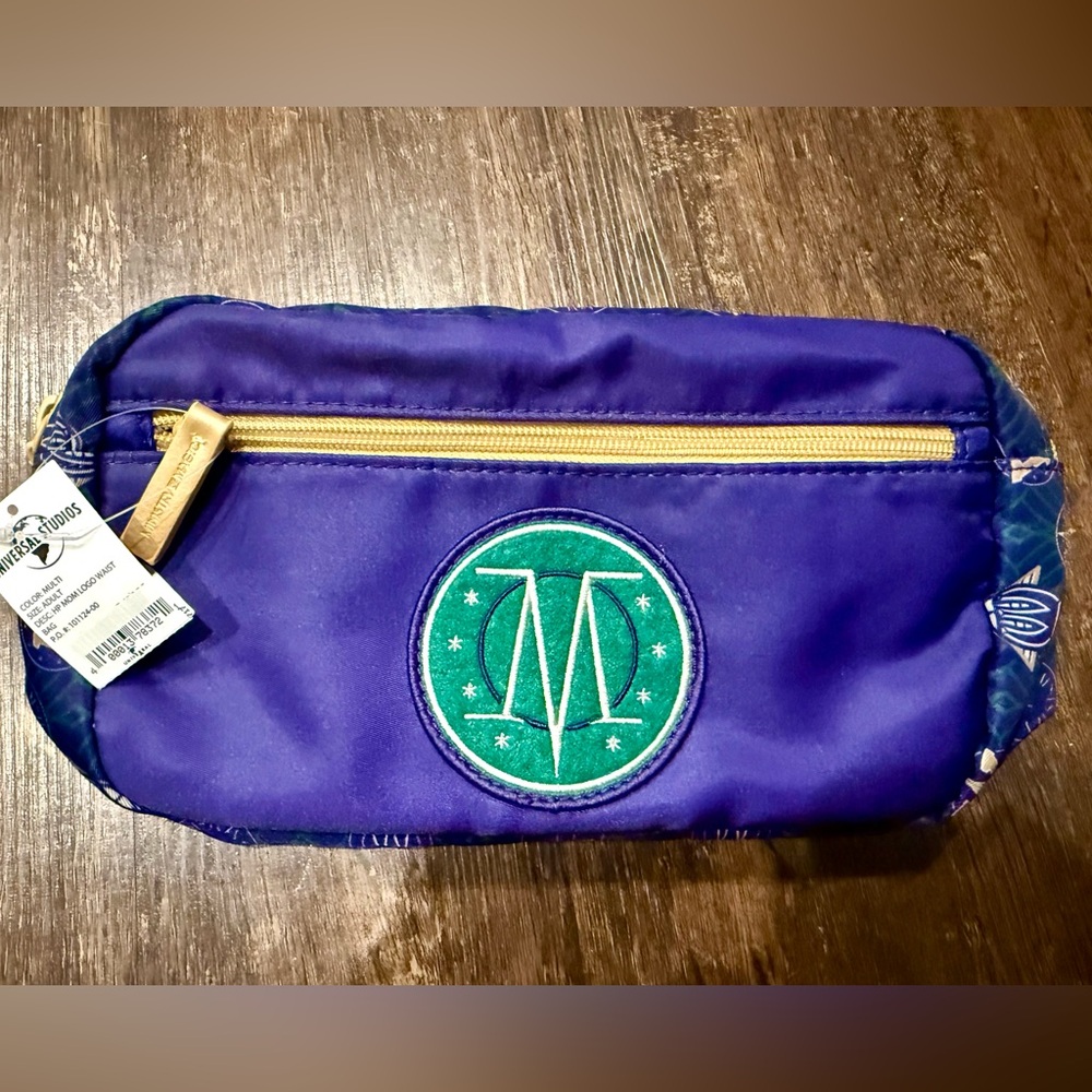 NWT Universal Studios ministry of magic Purple and Gold belt bag, Harry Potter.